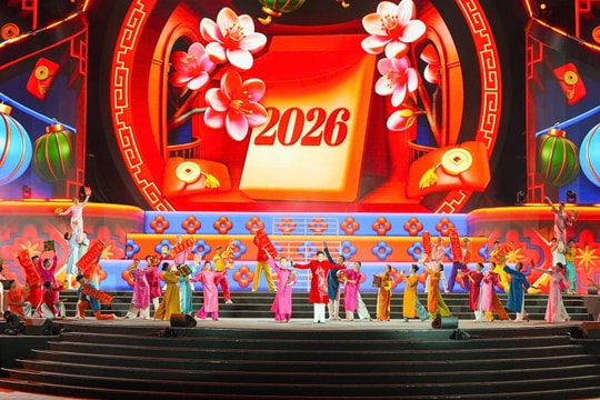 Hải Phòng: Sôi động chương trình nghệ thuật và pháo hoa chào Xuân Bính Ngọ