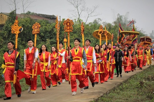 Hơn 100 lễ hội mùa xuân tạo “bản đồ hành hương” ở Quảng Ninh