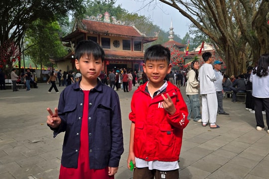 Hàng vạn lòng thành hướng về đền Cửa Đạt cầu an