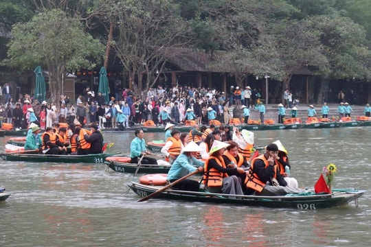 Ninh Bình đón lượng khách “khủng” trong 7 ngày nghỉ Tết