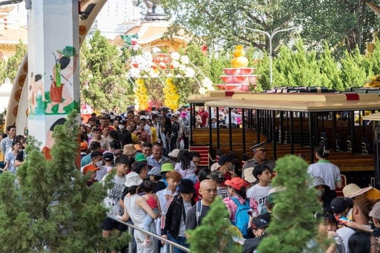 Du lịch TP.HCM thu hơn 12.000 tỷ đồng dịp Tết