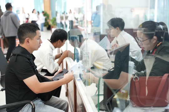 TP. Huế giải quyết nhanh gọn thủ tục hành chính ngày đầu Xuân