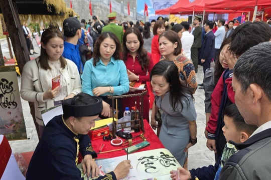 Quảng Ninh khai bút đầu xuân, phát động thi đua toàn tỉnh