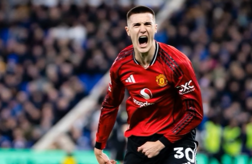 Man Utd thắng nhọc Everton, lọt top 4 Ngoại hạng Anh