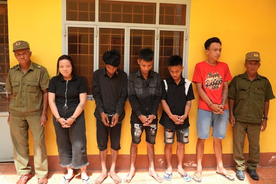 Tổ chức cho 4 nam thanh niên sử dụng ma túy