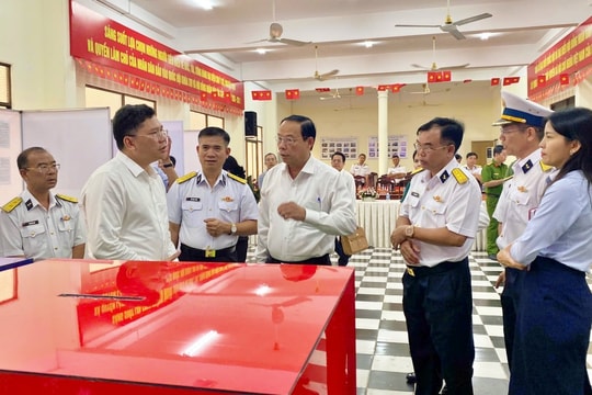 Lãnh đạo TP.HCM kiểm tra công tác chuẩn bị ở 4 khu vực bầu cử sớm