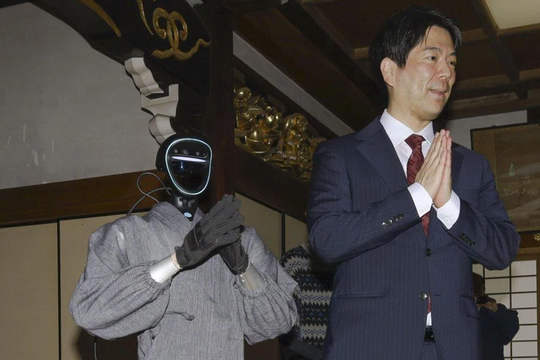 Nhật Bản ra mắt robot nhà sư AI