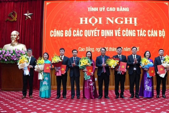 Cao Bằng công bố các quyết định về công tác cán bộ