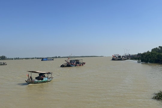 Đấu tranh với môi giới xuất cảnh trái phép làm lao động “chui”