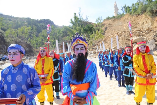 Lễ hội Cầu ngư Vạn đầm Xương Lý - Di sản hơn 200 năm của ngư dân miền biển