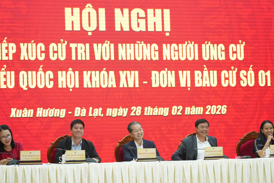 Ứng cử viên đại biểu Quốc hội tiếp xúc cử tri tại phường Xuân Hương - Đà Lạt