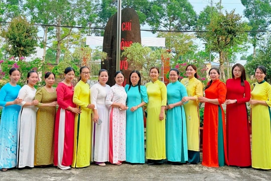 TAND khu vực 11- Cần Thơ hưởng ứng Tuần lễ mặc áo dài