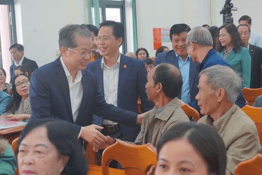 Chánh án Tòa án nhân dân tối cao tiếp xúc cử tri tỉnh Lâm Đồng