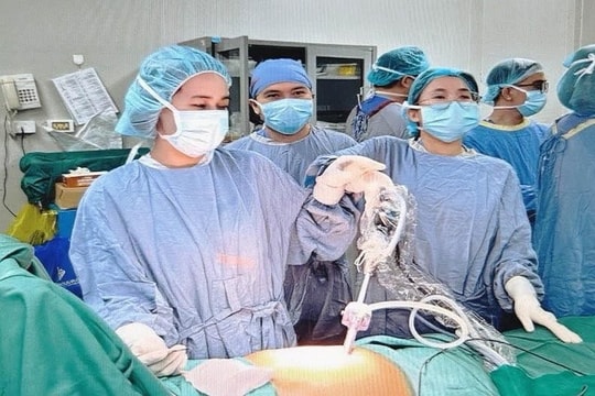 Người đàn ông mắc đồng thời hai ung thư