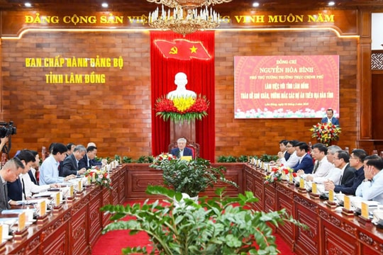 Phó Thủ tướng Thường trực Chính phủ Nguyễn Hòa Bình làm việc tại Lâm Đồng