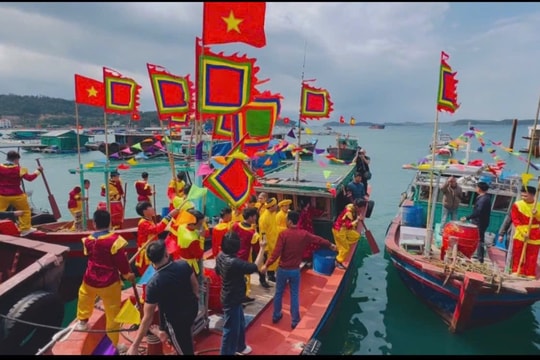 Nghi lễ mở biển đầu năm tại đảo tiền tiêu Cô Tô