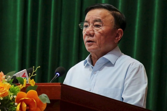 Thường trực Ban Bí thư Trần Cẩm Tú tiếp xúc cử tri tại TP. Đà Nẵng