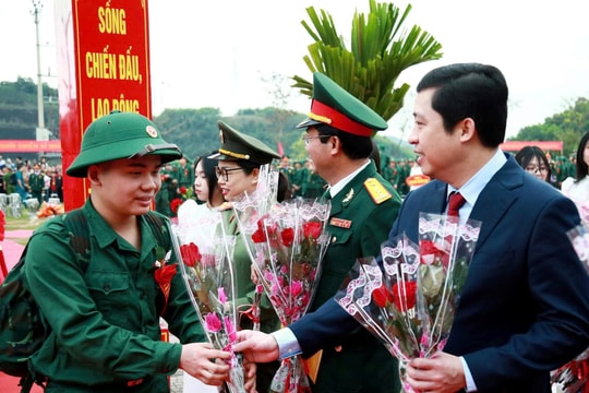 Lào Cai: Trang trọng tổ chức tiễn tân binh lên đường nhập ngũ