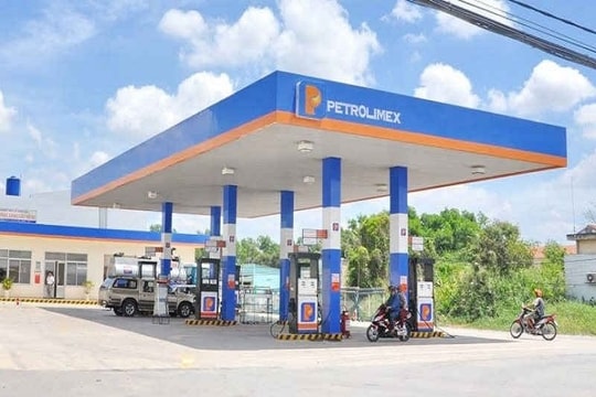 Ngăn găm hàng, tăng giá xăng dầu trong bối cảnh căng thẳng Trung Đông