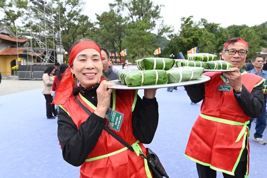 Sôi nổi Hội thi bánh chưng, bánh giầy tại Lễ hội mùa xuân Côn Sơn - Kiếp Bạc 2026