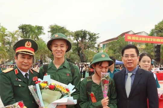 Quảng Ngãi: Hơn 4.000 công dân lên đường nhập ngũ