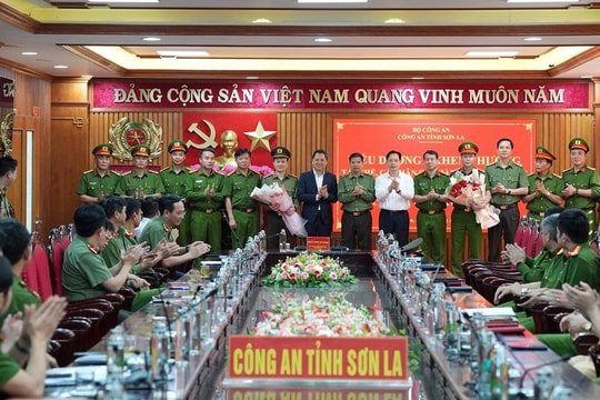 Khen thưởng thành tích phá vụ án vận chuyển 34,2kg ma túy tại Sơn La