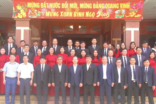 Chánh án Nguyễn Văn Quảng thăm, làm việc tại TAND tỉnh Quảng Ngãi