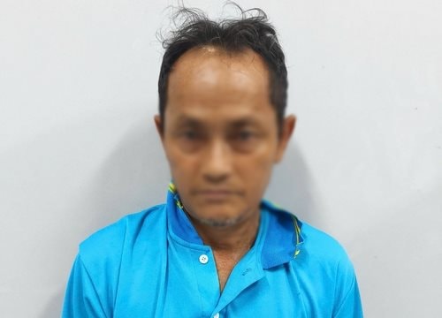 Tạm giữ bảo vệ trường học có hành vi hiếp dâm học sinh