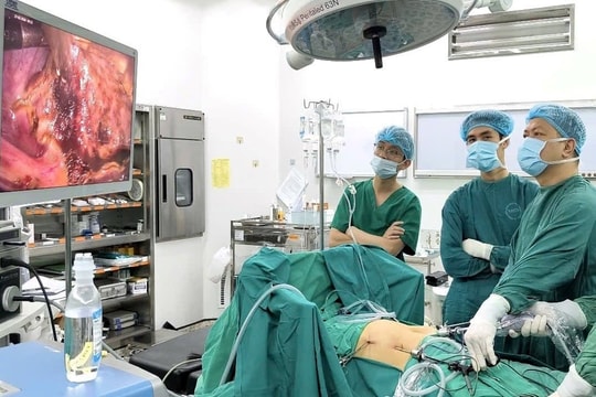 Chủ quan với nang gan, người phụ nữ 65 tuổi phải cắt gan