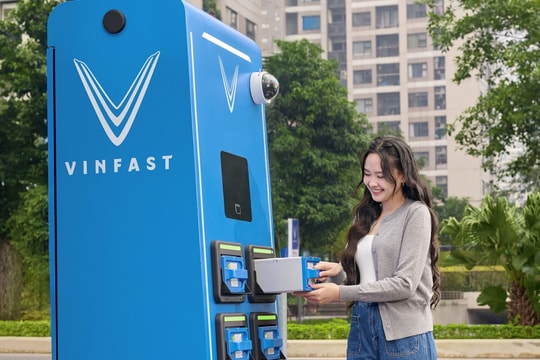 VinFast Feliz II: Đổi pin chỉ 1-2 phút, vừa tiện vừa không lo xăng tăng giá