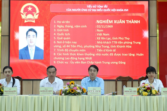 Bí thư Tỉnh ủy Khánh Hòa tiếp xúc cử tri