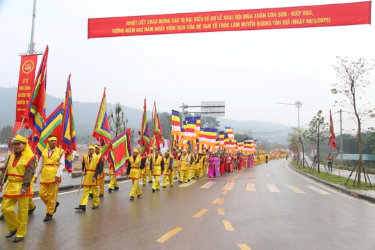 Hơn 1.500 người tham gia Lễ rước nước tại Côn Sơn - Kiếp Bạc