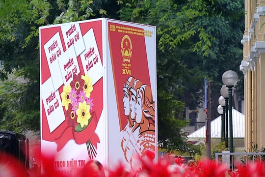 Hà Nội rực rỡ cờ hoa hướng về Ngày hội non sông