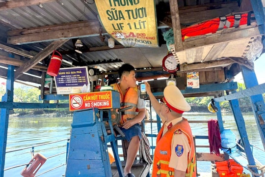 CSGT TP.HCM quyết tâm ngừa tai nạn giao thông đường thủy