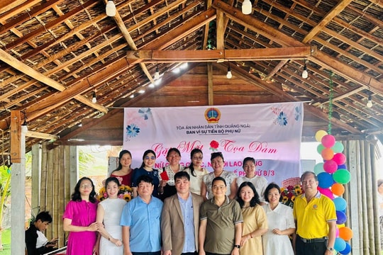 TAND tỉnh Quảng Ngãi gặp mặt kỷ niệm 116 năm ngày Quốc tế Phụ nữ