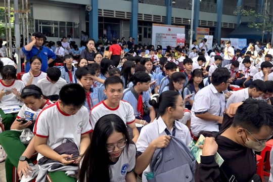 Hơn 3.500 học sinh dự Ngày hội "Hướng nghiệp, tuyển sinh"