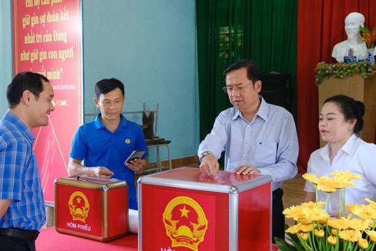 Trưởng Ban Tổ chức Tỉnh ủy Lâm Đồng kiểm tra công tác bầu cử