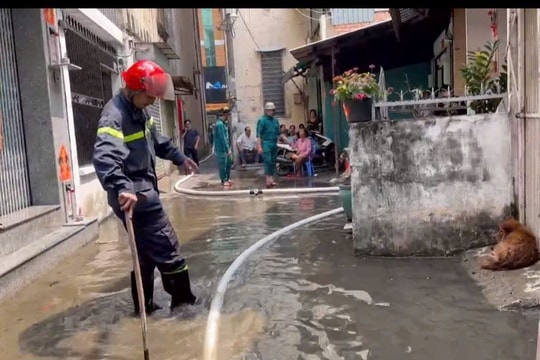 Cháy nhiều căn nhà ở TPHCM