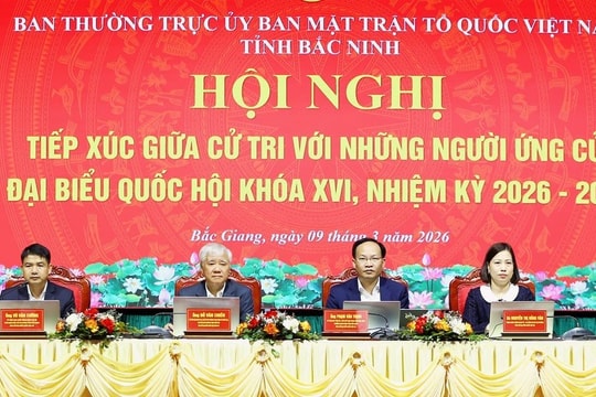 Phó Chủ tịch Thường trực Quốc hội Đỗ Văn Chiến và các ứng cử viên tiếp xúc cử tri tại Bắc Ninh