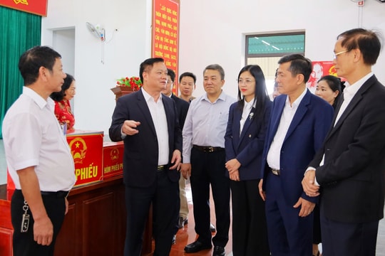 Bí thư Tỉnh ủy Nghệ An kiểm tra công tác chuẩn bị bầu cử tại cơ sở