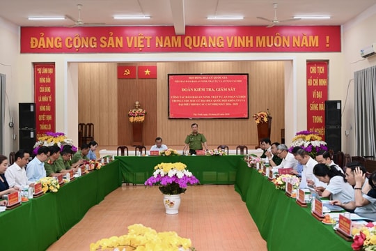Thượng tướng Lê Tấn Tới kiểm tra an ninh bầu cử ở Tây Ninh