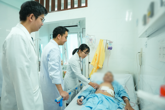 Cứu sống bệnh nhân ngưng tim trên bàn mổ