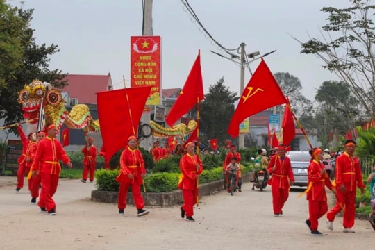 Rộn ràng tiếng trống biểu diễn múa Rồng cổ động ngày bầu cử
