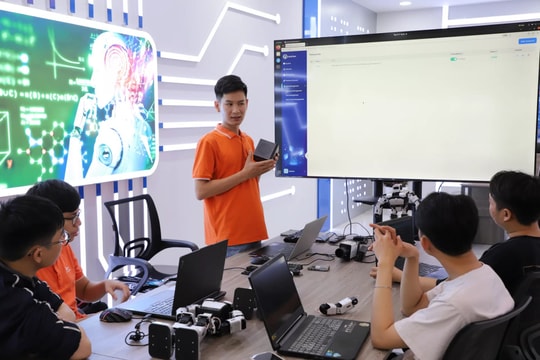 Quảng Ninh tăng tốc chuyển đổi số, hướng tới “tỉnh số thông minh”