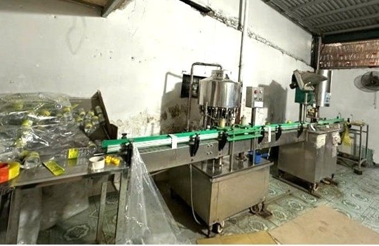 Bắt tạm giam đối tượng sản xuất giấm ăn giả với số lượng lớn