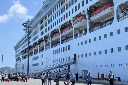 1.500 du khách quốc tế đến Khánh Hòa bằng tàu biển Star Voyager