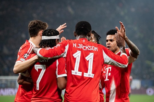 Bayern Munich đại thắng Atalanta 6-1, đặt một chân vào tứ kết Champions League
