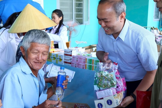 Hơn 2.000 người dân TPHCM được khám bệnh miễn phí