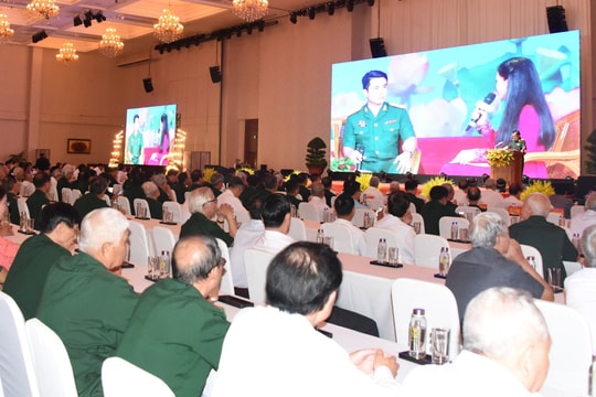 Quân khu 7: Tổ chức gặp mặt cán bộ cao cấp nghỉ hưu, nghỉ công tác