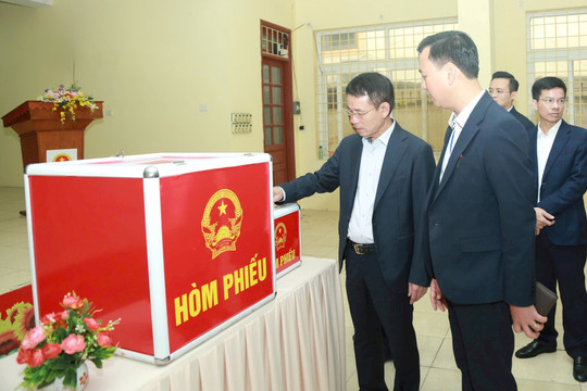 Hà Nội: Tổ chức bỏ phiếu lưu động đối với cử tri già yếu, bệnh nặng